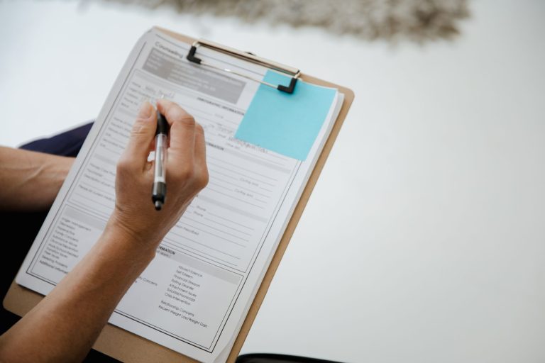Questionnaire RPS : salarié répondant à une enquête anonyme