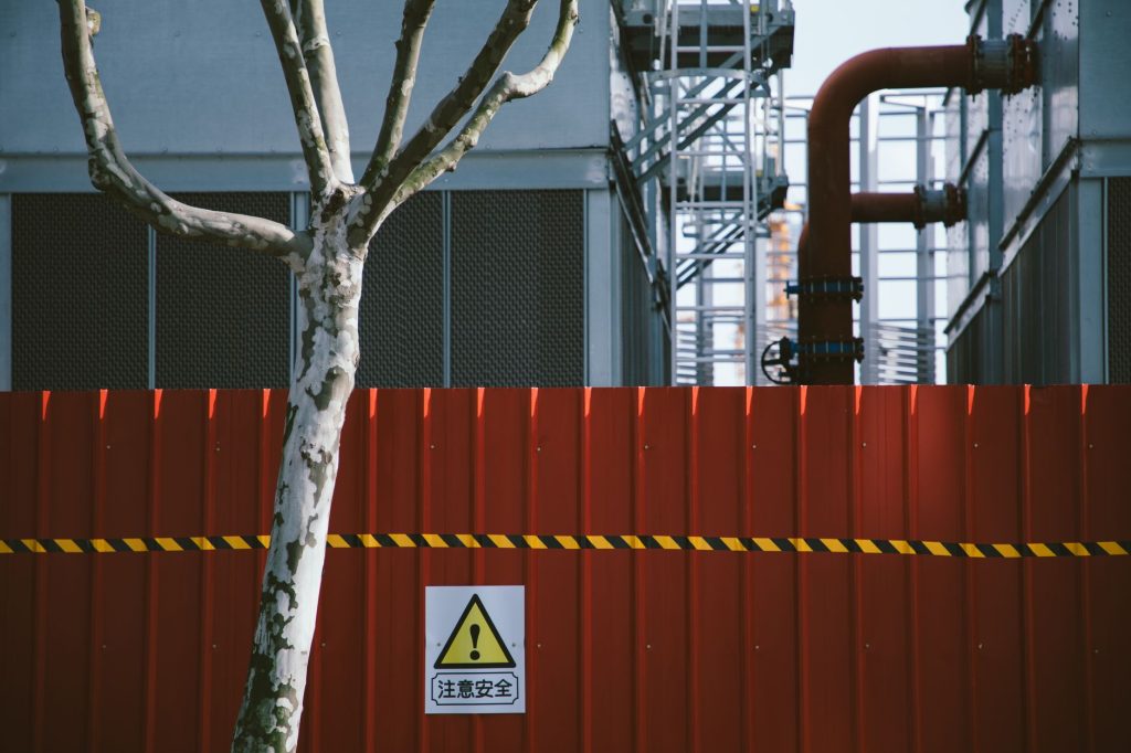 Affichage obligatoire en entreprise : signalisation de sécurité sur site