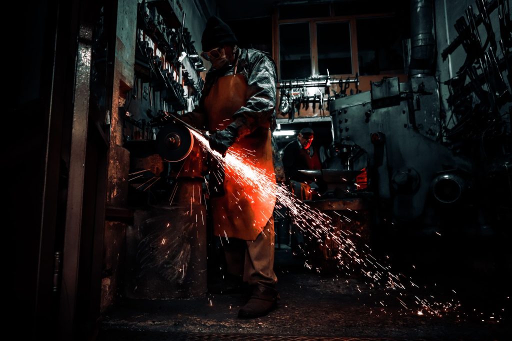 Bruit au travail : opération bruyante en atelier
