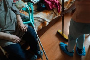 DUERP aide à domicile : intervention au domicile d'une personne âgée