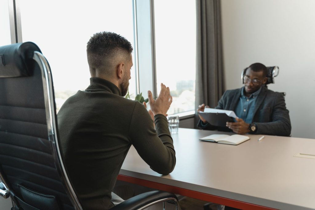 Leadership bienveillant : retour donné à un collaborateur sur son travail