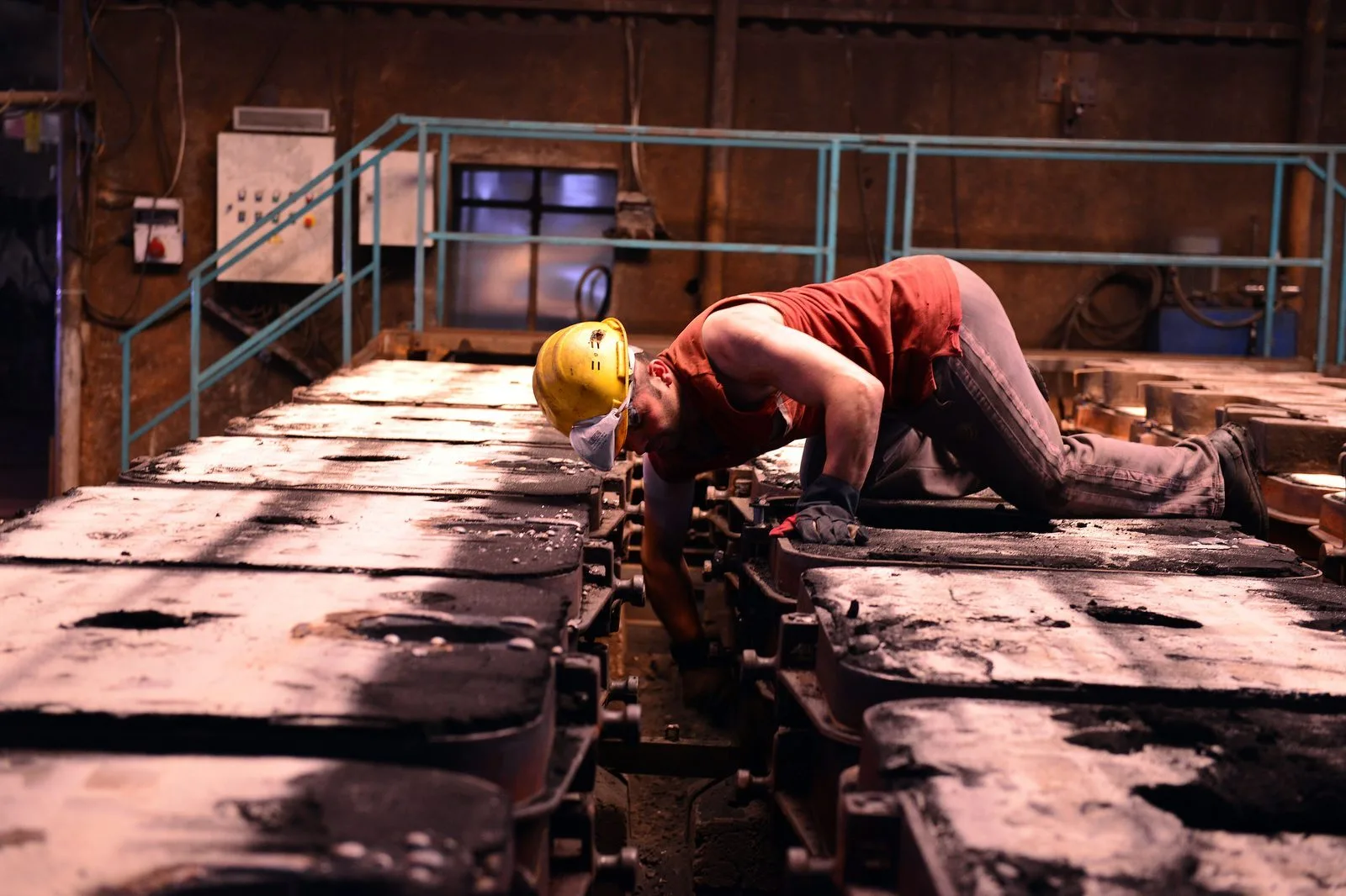 Travail physique penible en environnement industriel